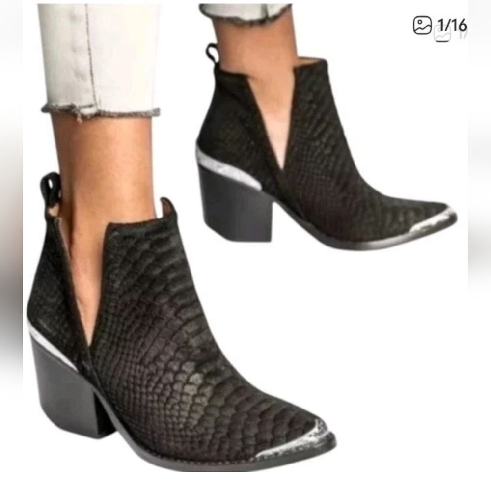 Jeffrey Campbell "Cromwell" Black Snake Embossed Suede Ankle Boots Sz.8 Ret.$190
